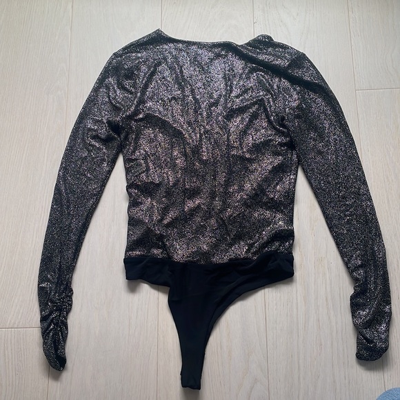 Scripted Metallic Silver/Black Bodysuit Size Small - Picture 8 of 8